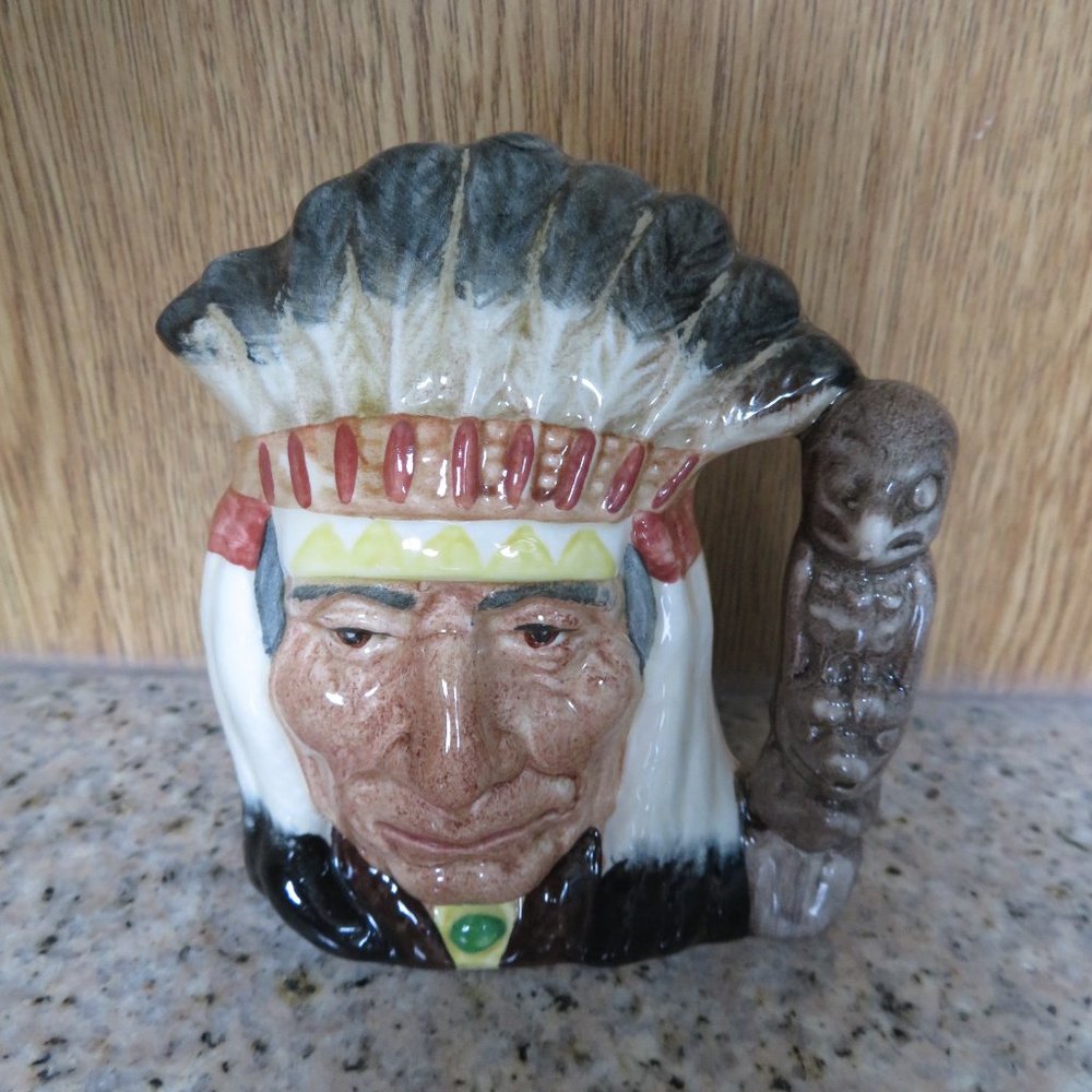 Vintage 70's DOULTON North American Indian Toby Jug in Box 11cm H, 16cm W (K126)